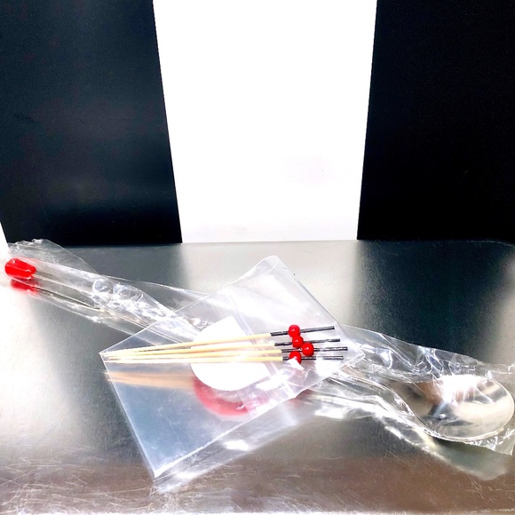 New Jose Cuervo Devil's Reserve Glassware, Cocktail & Shot Glasses, Stir & Picks - Picture 5 of 12